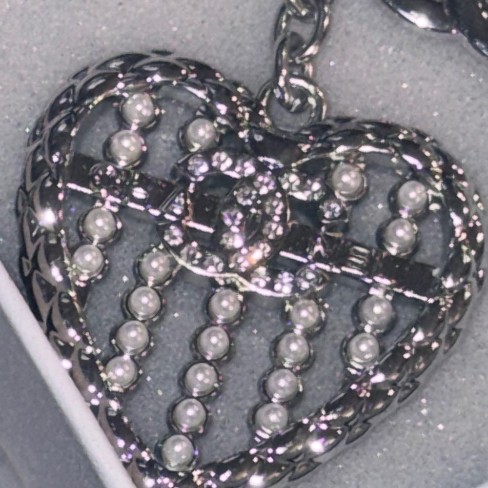 Silver Heart Keychain - Picture 3 of 6